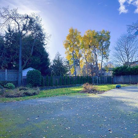 Quiet Three Bedrooms House Victoria Esterno foto