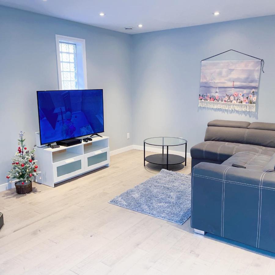 Quiet Three Bedrooms House Victoria Esterno foto